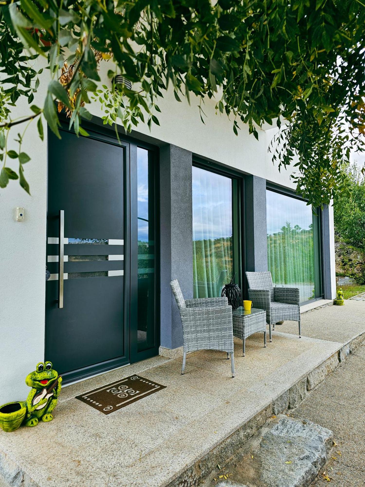 Juncao - Apartamentos Completos มีรันดา โด โดว์โร ภายนอก รูปภาพ